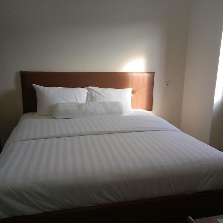 Clean & Comfort Homestay Амбон Екстер'єр фото