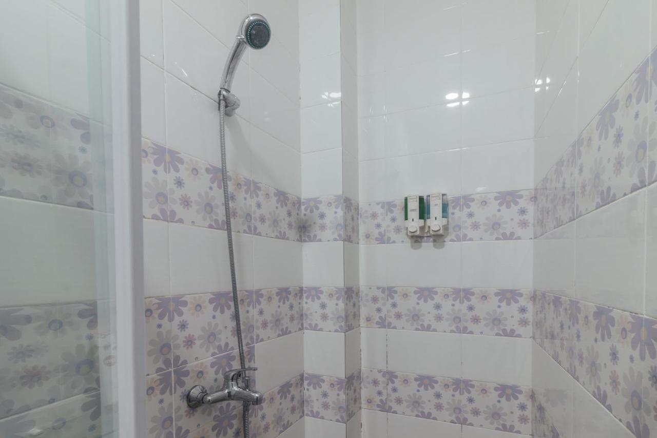 Clean & Comfort Homestay Амбон Екстер'єр фото