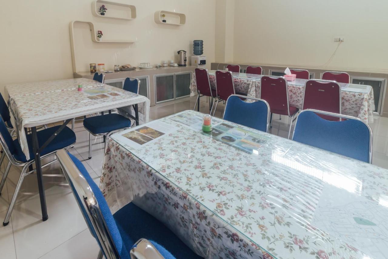 Clean & Comfort Homestay Амбон Екстер'єр фото