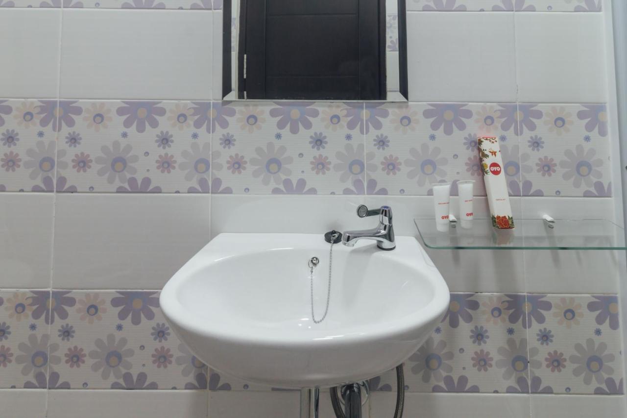 Clean & Comfort Homestay Амбон Екстер'єр фото