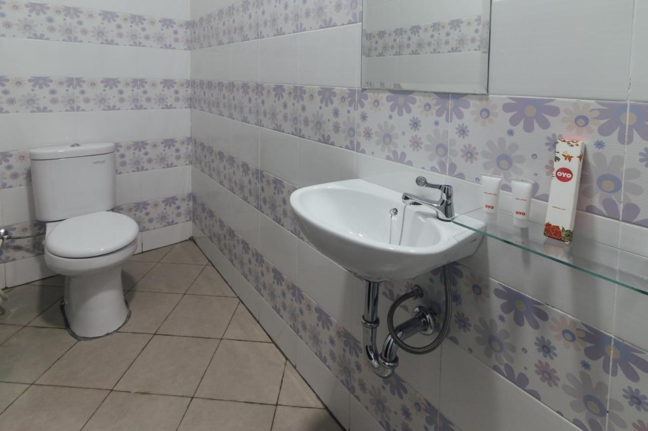 Clean & Comfort Homestay Амбон Екстер'єр фото