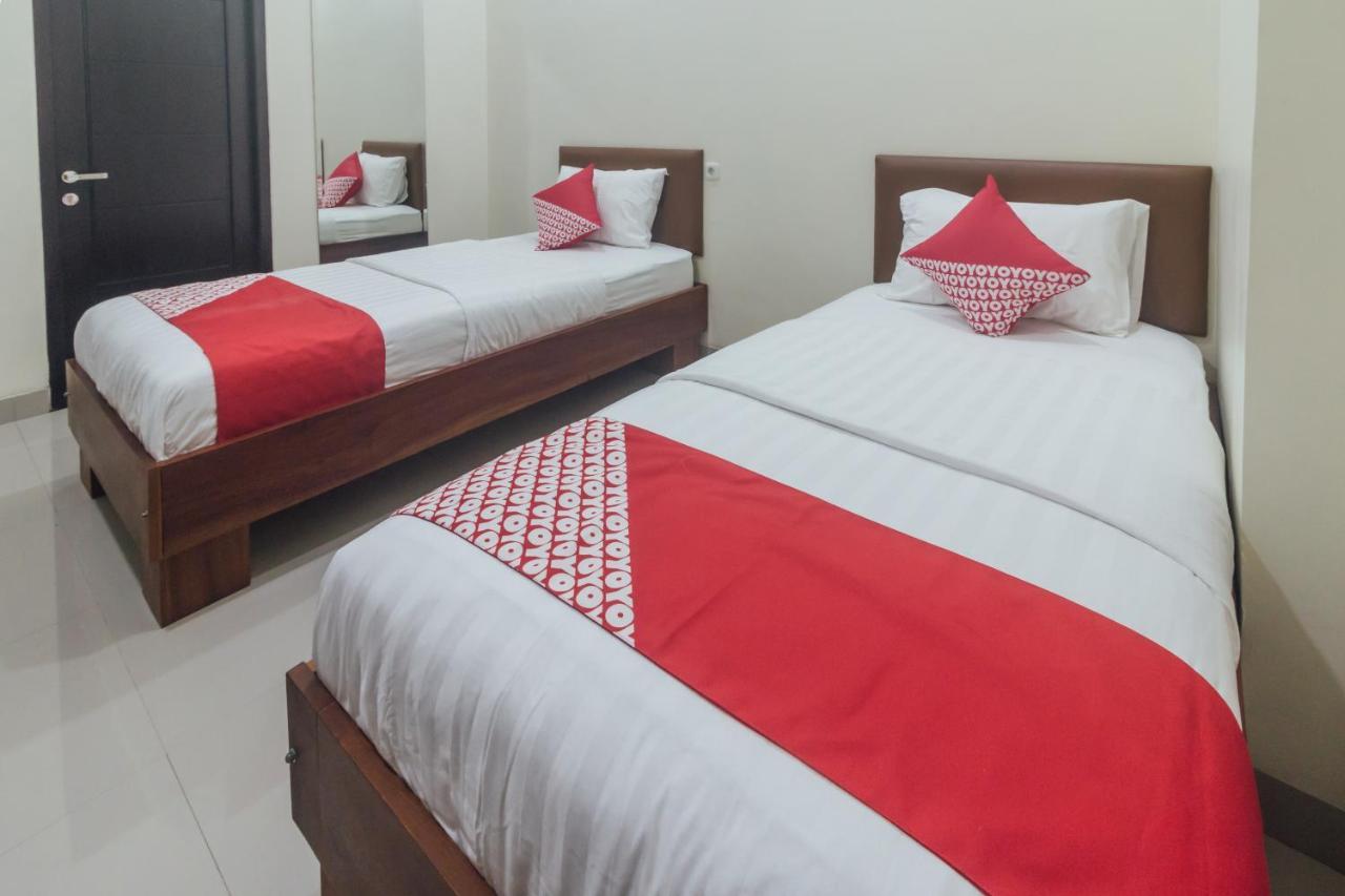 Clean & Comfort Homestay Амбон Екстер'єр фото