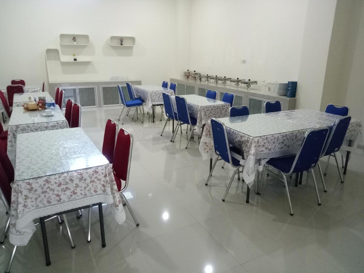 Clean & Comfort Homestay Амбон Екстер'єр фото