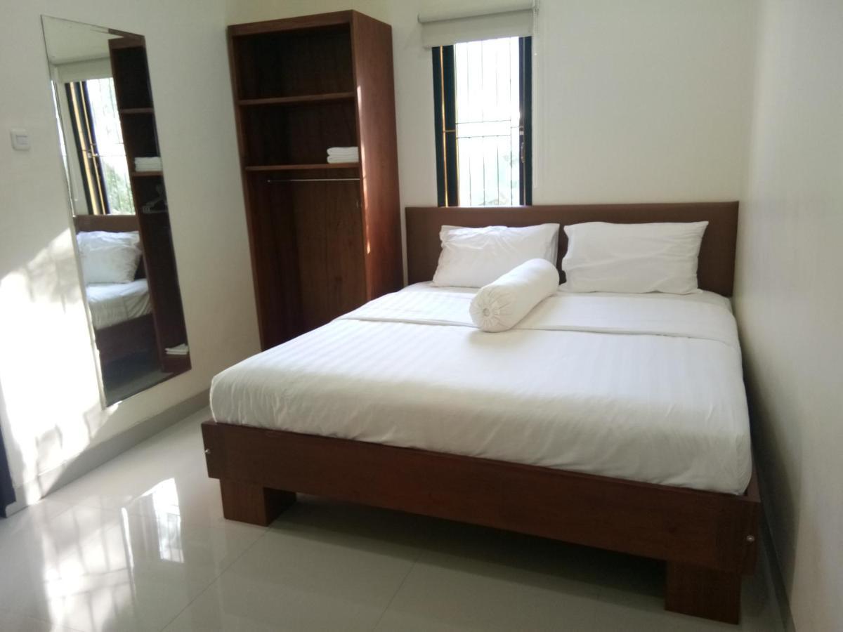 Clean & Comfort Homestay Амбон Екстер'єр фото